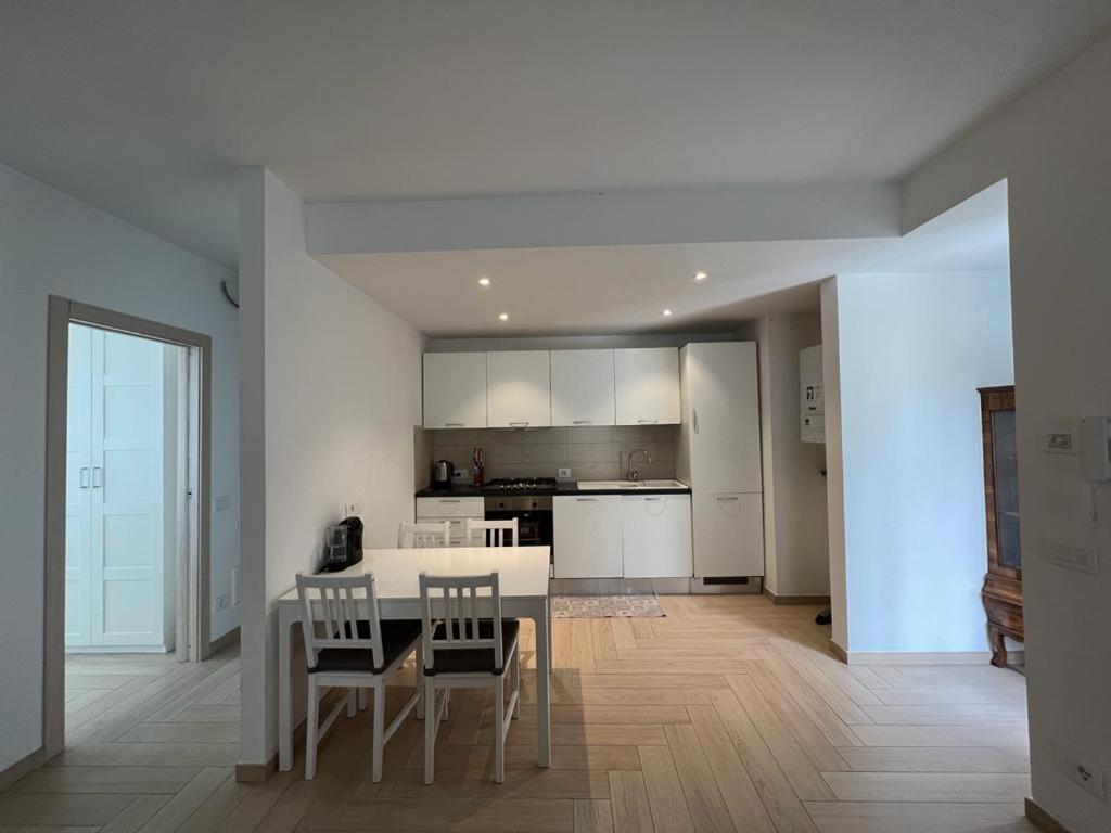 Appartato A 5 Minuti Dal Mare Apartment Imperia Bagian luar foto